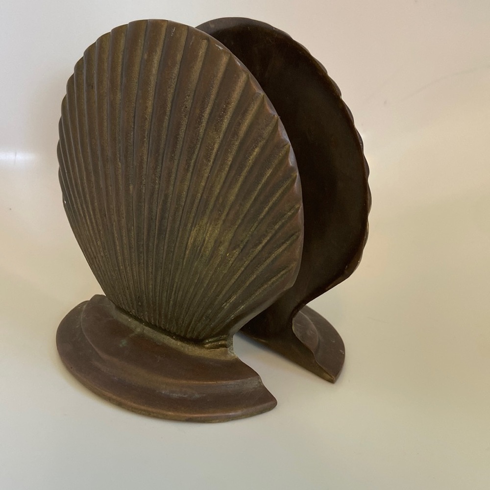 adorable seashell book ends